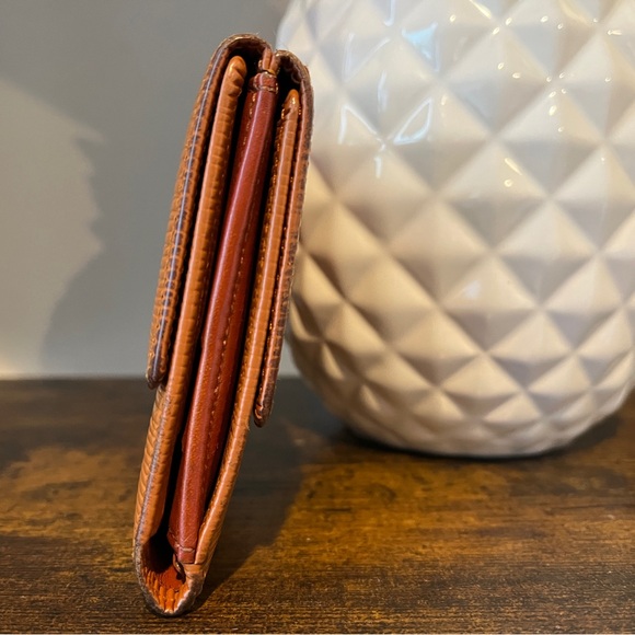 Authentic Vintage Louis Vuitton Tannish/Orange EPI Leather Women's Wallet - Picture 3 of 8